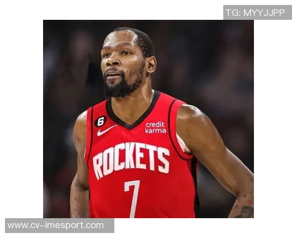 火箭队训练日常曝光杜兰特单打技艺提升申京专注低位技术磨练