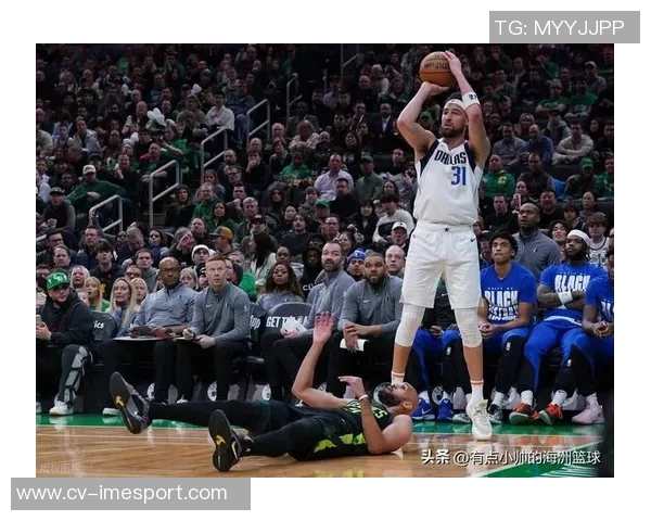 克莱半场表现出色三分球命中率高达百分之百助力球队取得领先