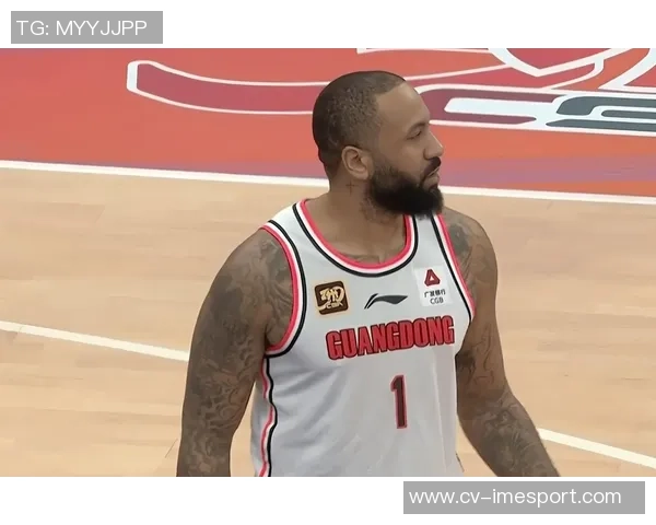 尽管三分球失准大球依然贡献7篮板5助攻展现全能表现